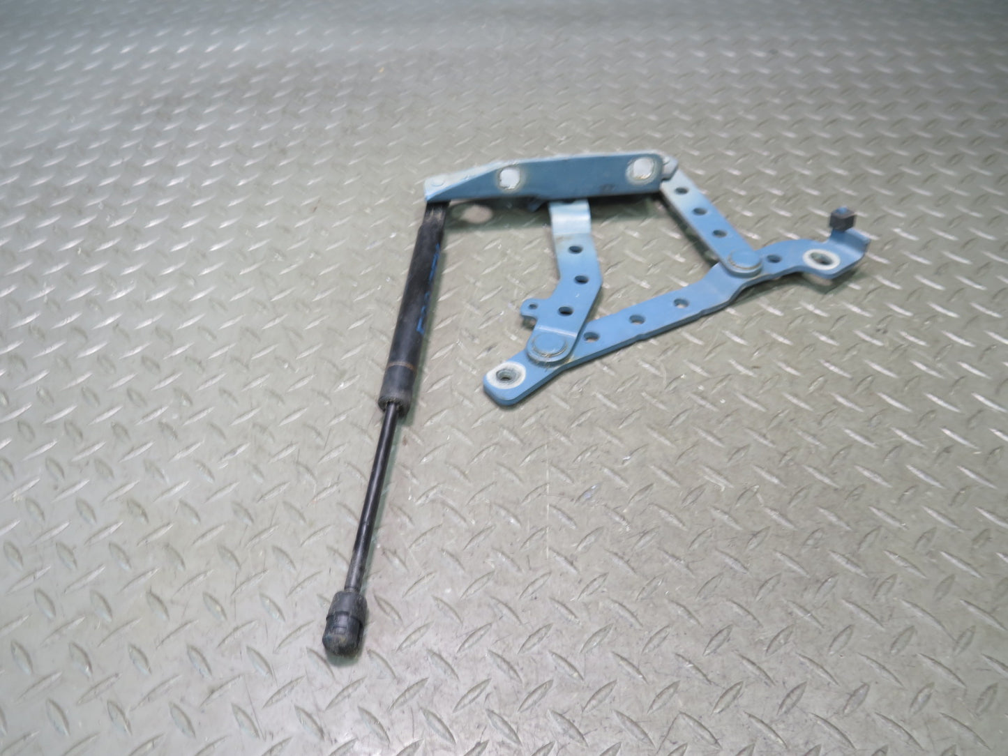 96-02 BMW E36/7 Z3 Set of 2 Front Left & Right Hood Bonnet Hinge w Support OEM