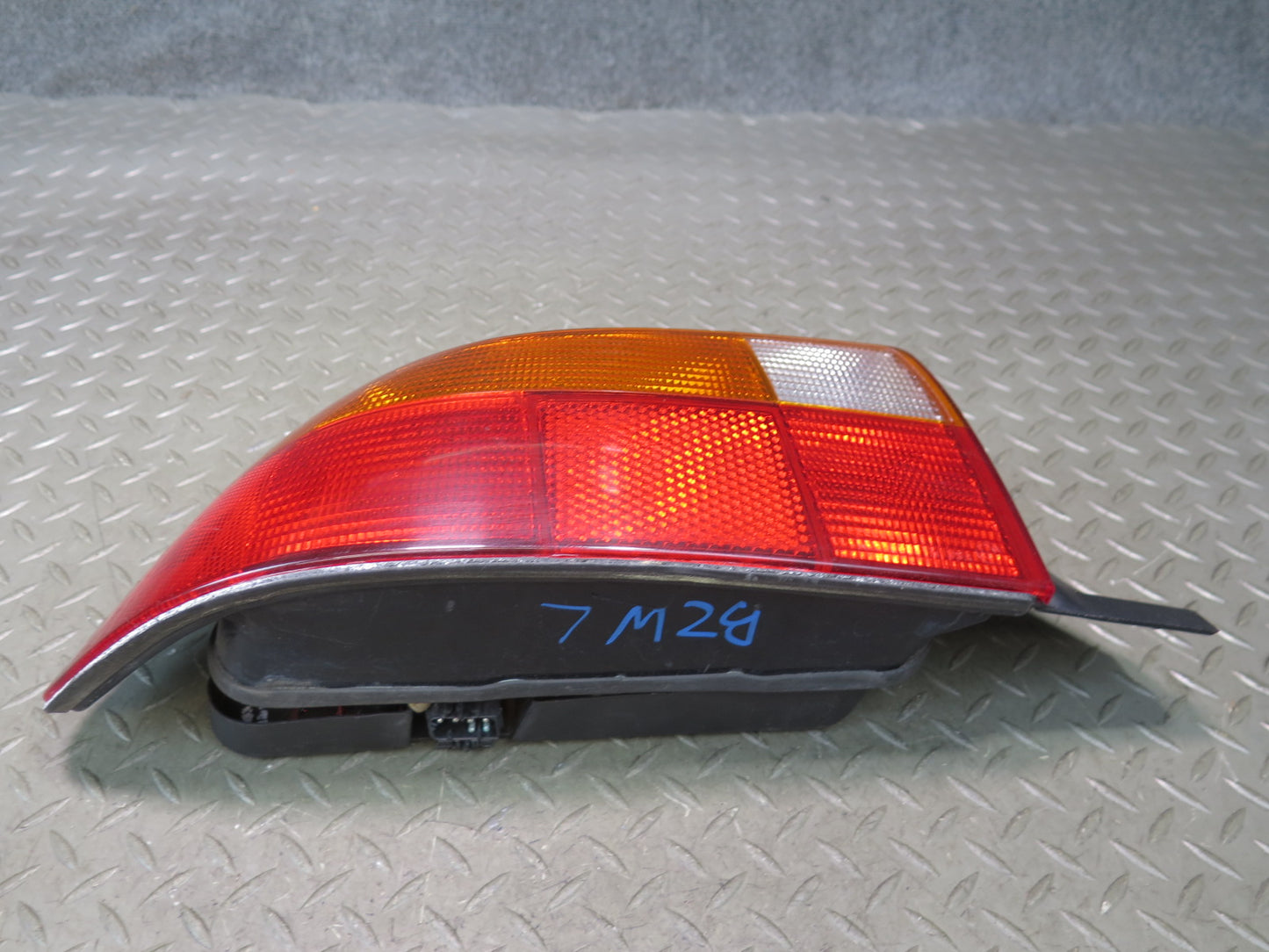 96-99 BMW E36/7 Z3 Roadster Set of 2 Rear Left & Right Tail Light Lamp OEM