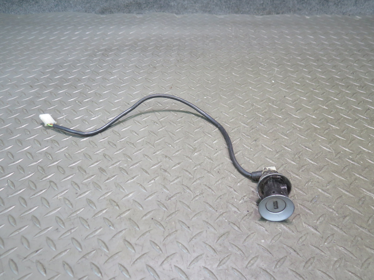 1986 Porsche 928 Steering Column Ignition Door Glove Box Cylinder Lock KEY Set