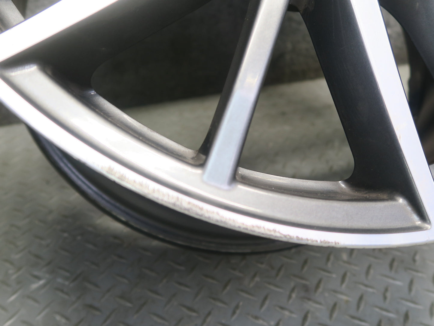 2014-2020 Maserati Ghibli M157 Front R19" Alloy Wheel Rim 19x8.5J ET44 670016851