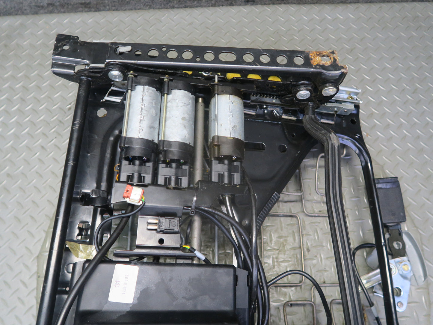86-91 Mercedes W126 Sedan Front Left Seat Lower Frame Track Rail w Motors OEM