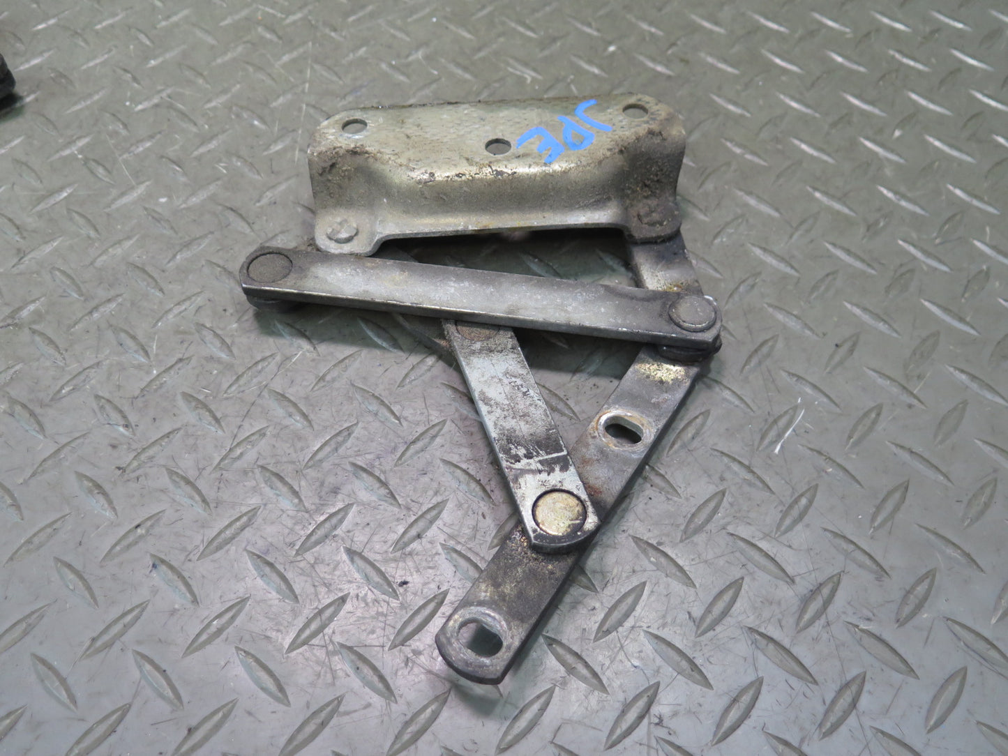 1984-1995 Porsche 928 S Front Right & Left Side Hood Bonnet Hinge Set