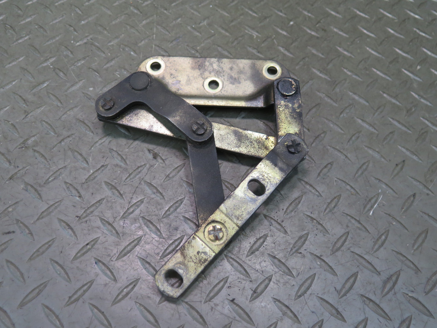 1984-1995 Porsche 928 S Front Right & Left Side Hood Bonnet Hinge Set