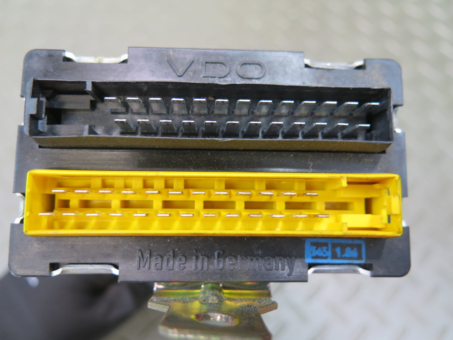 1984-1991 Porsche 928 S Central Locking Control Module Indicator Unit