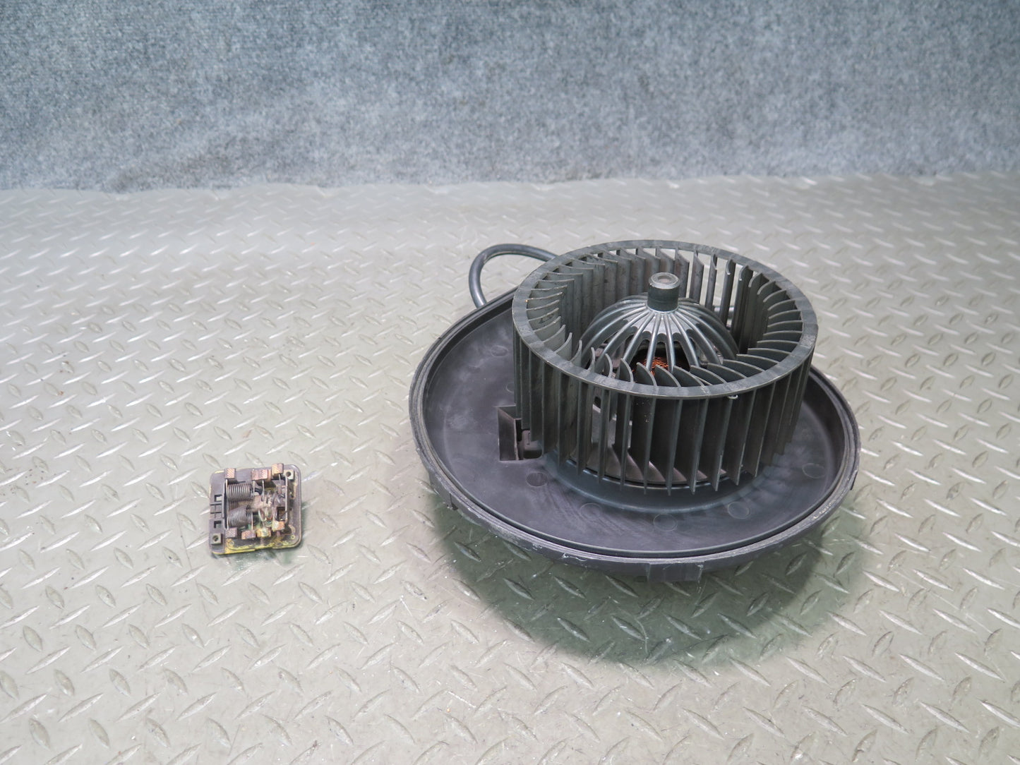 1984-1986 Porsche 928 A/C Heater Blower Motor Fan W/ Resistor