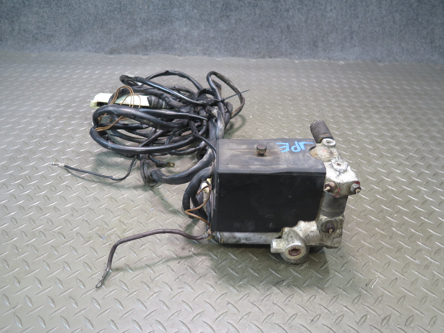 1985-1989 Porsche 928 S Anti Lock Brake ABS Pump Module W/ Wiring