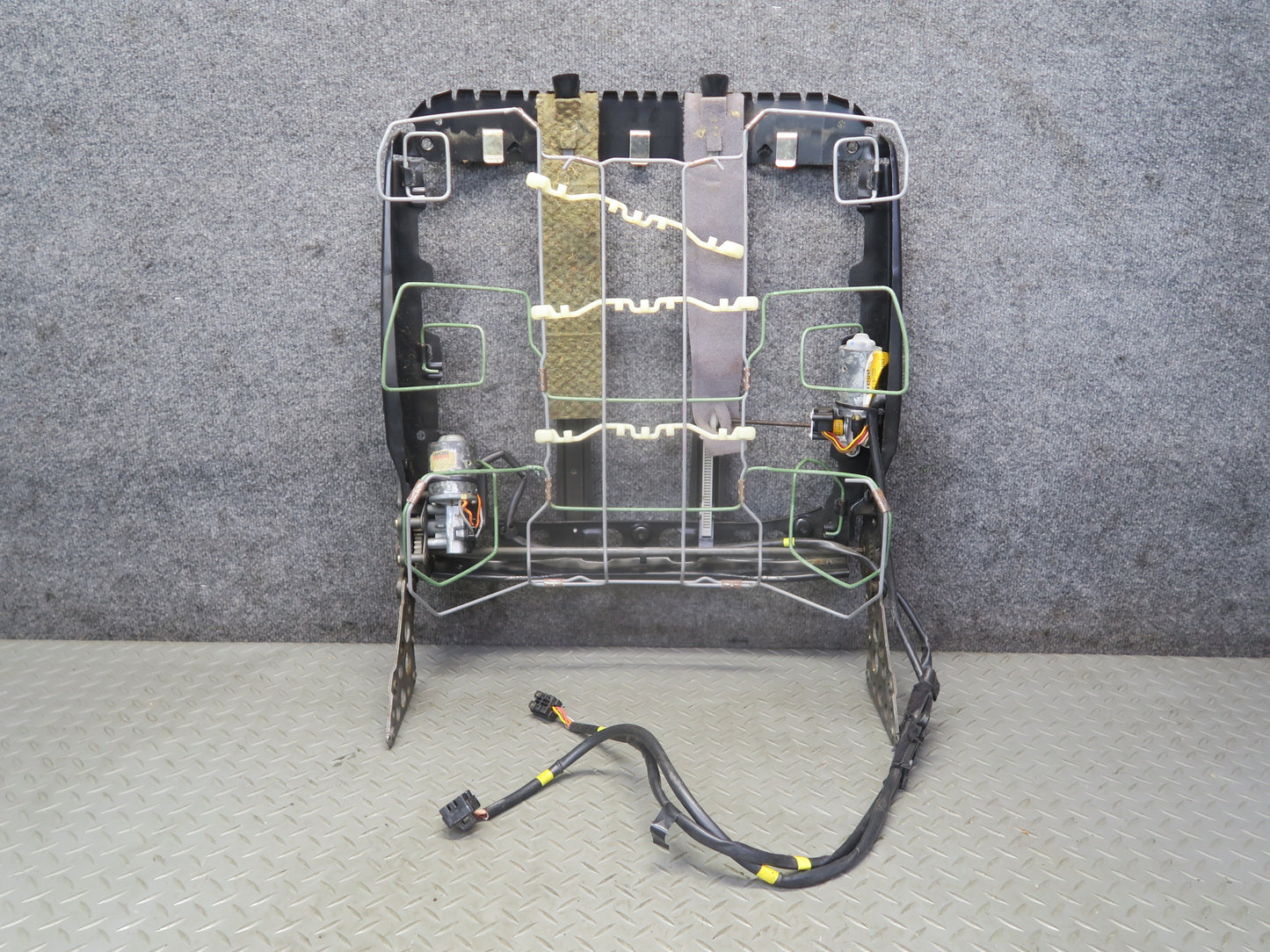 86-91 Mercedes W126 Sedan Front Left Driver Side Upper Seat Frame w Motors OEM