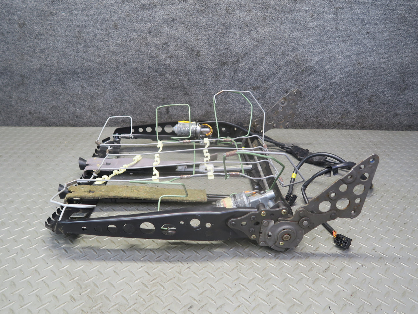 86-91 Mercedes W126 Sedan Front Left Driver Side Upper Seat Frame w Motors OEM