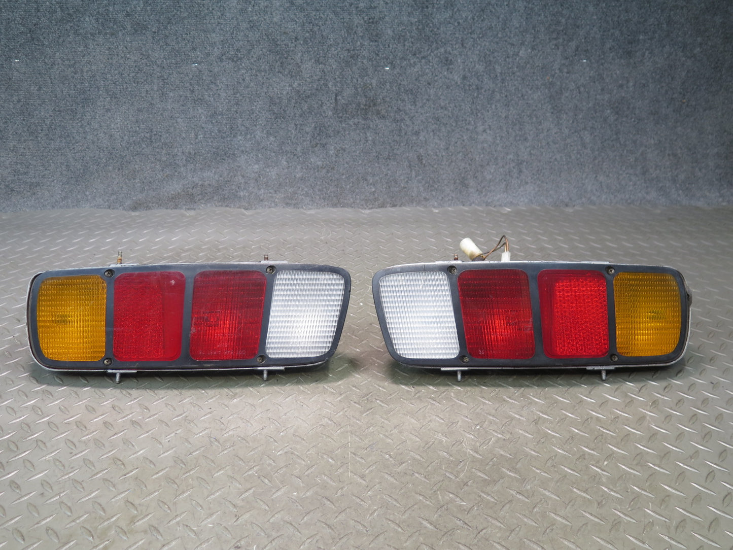 1978-1986 Porsche 928 S Rear Left & Right Side Tail Brake Light Lamp Set