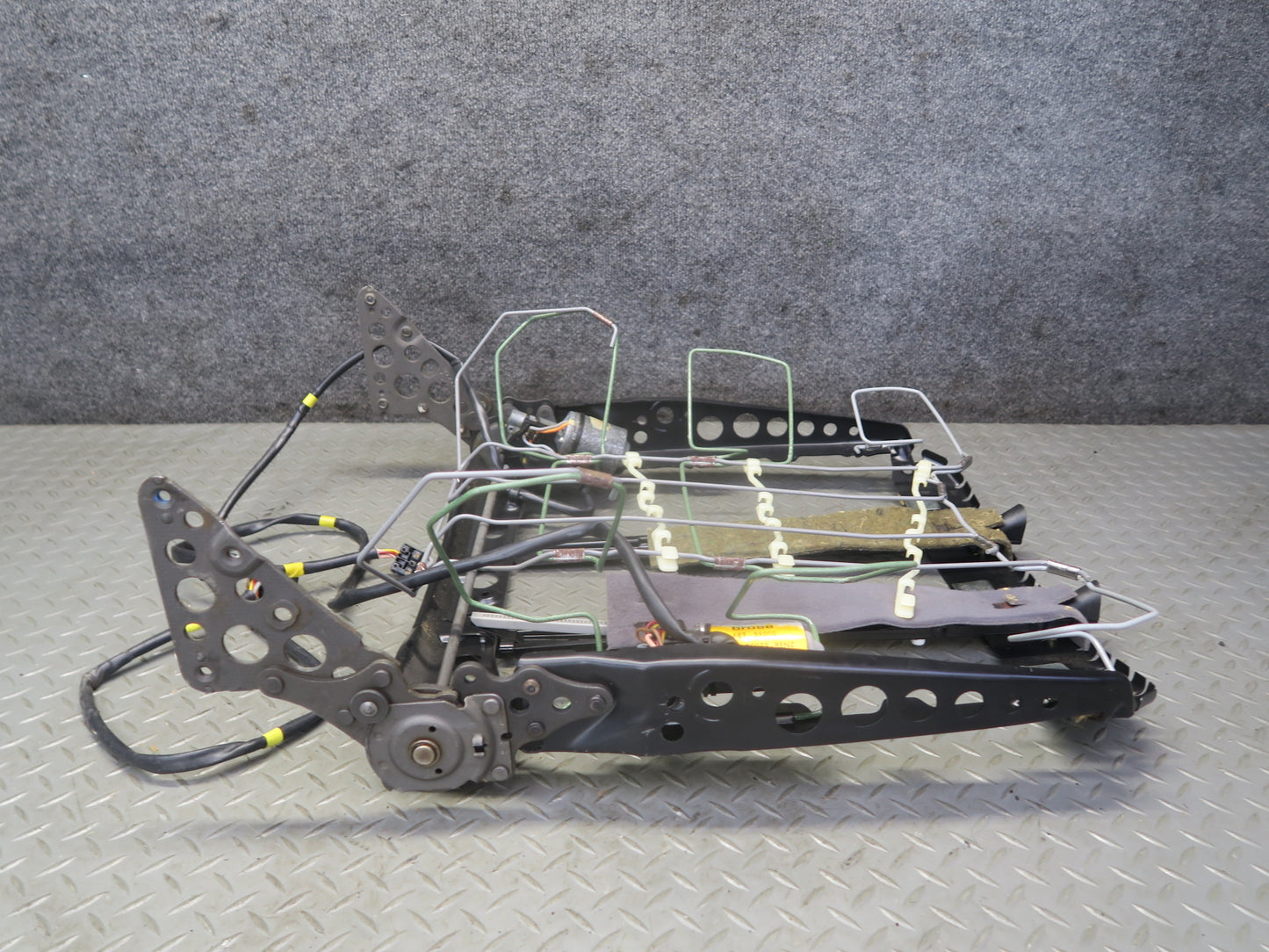 86-91 Mercedes W126 Front Right Passenger Side Upper Seat Frame w Motors OEM