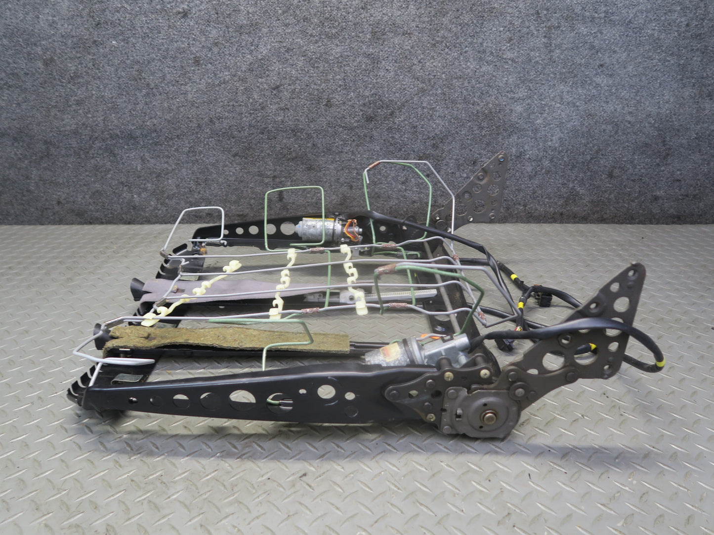 86-91 Mercedes W126 Front Right Passenger Side Upper Seat Frame w Motors OEM