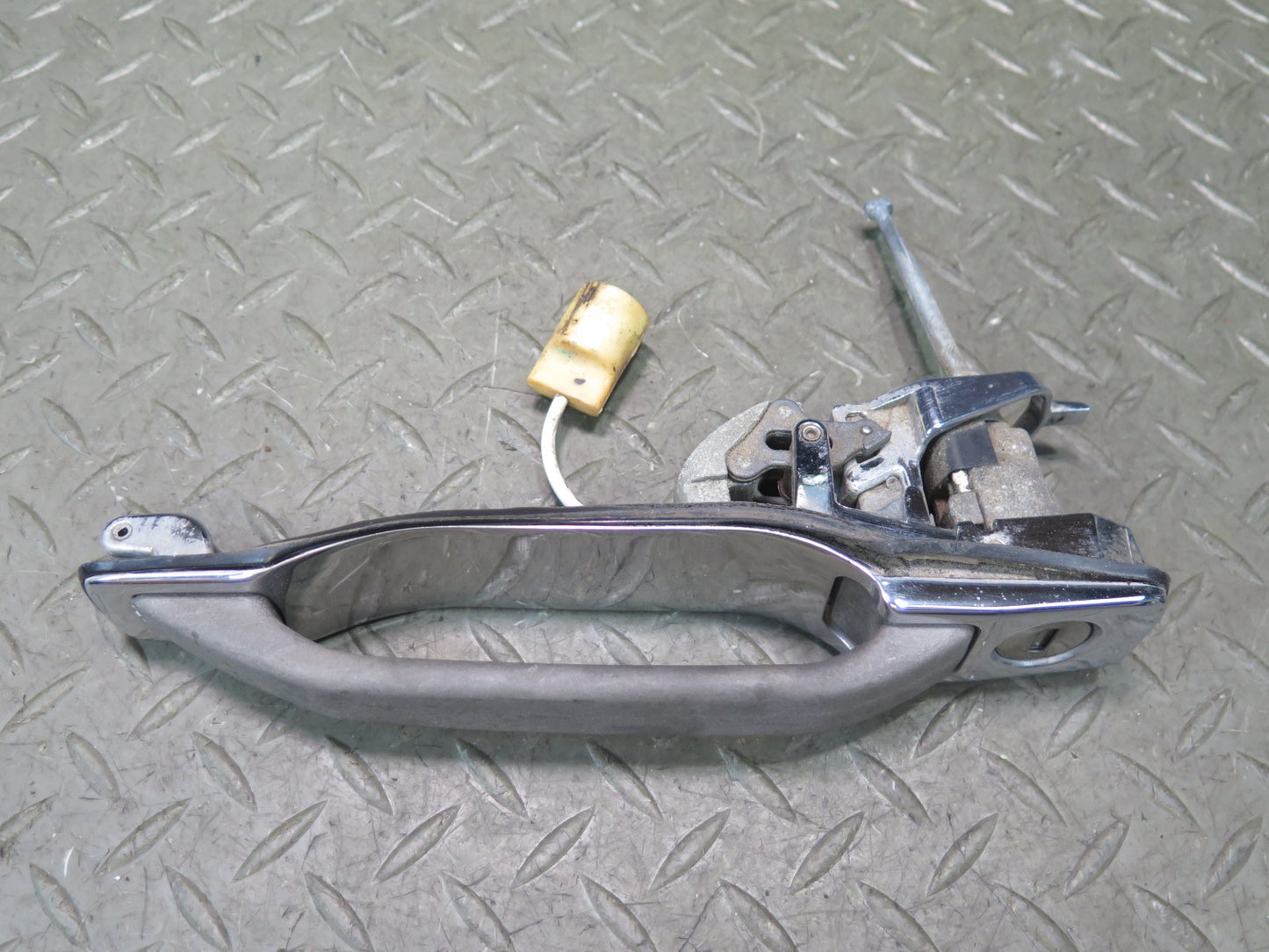 86-91 Mercedes W126 560SEL Sedan Front Left Door Exterior Handle OEM