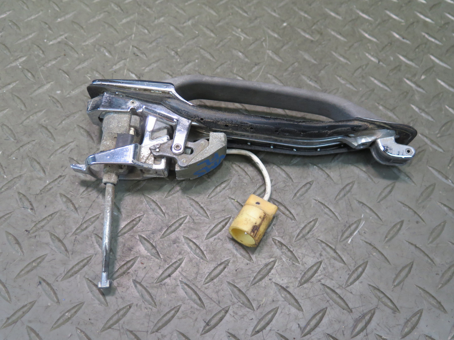 86-91 Mercedes W126 560SEL Sedan Front Left Door Exterior Handle OEM