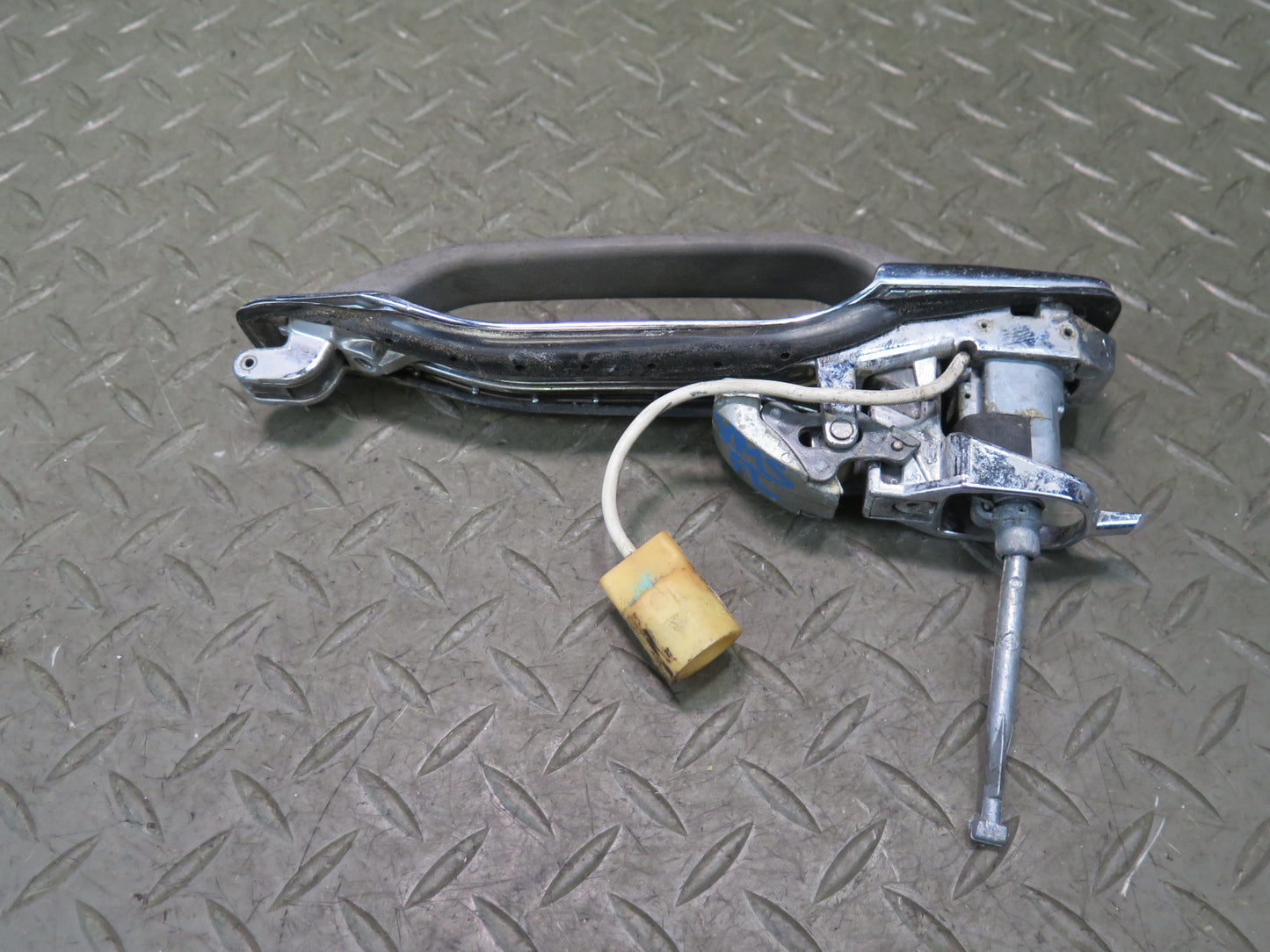 86-91 Mercedes W126 560SEL Sedan Front Left Door Exterior Handle OEM