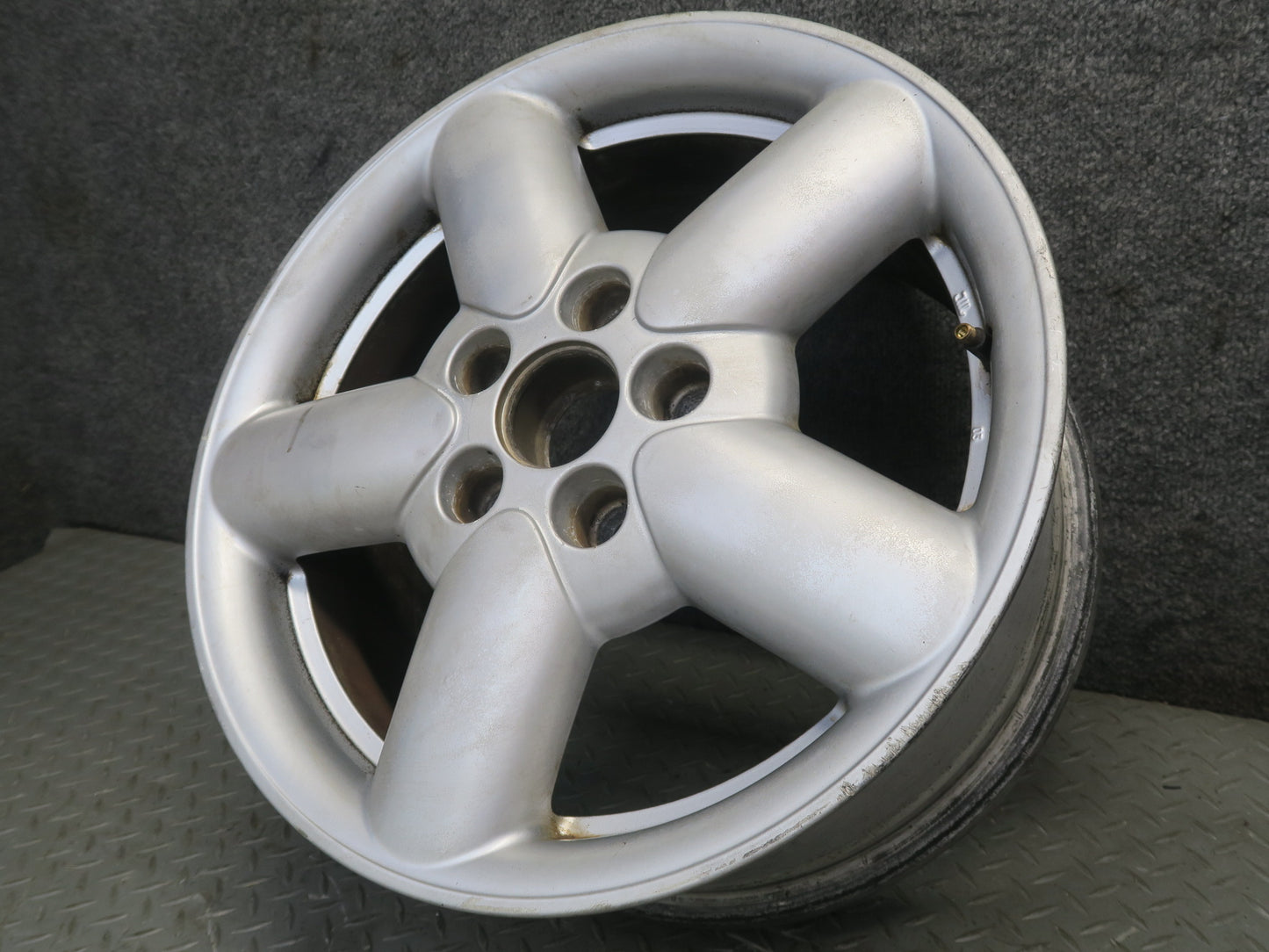 01-03 VW Eurovan T4 Factory R16" Alloy Wheel Rim 16x7J ET49 OEM