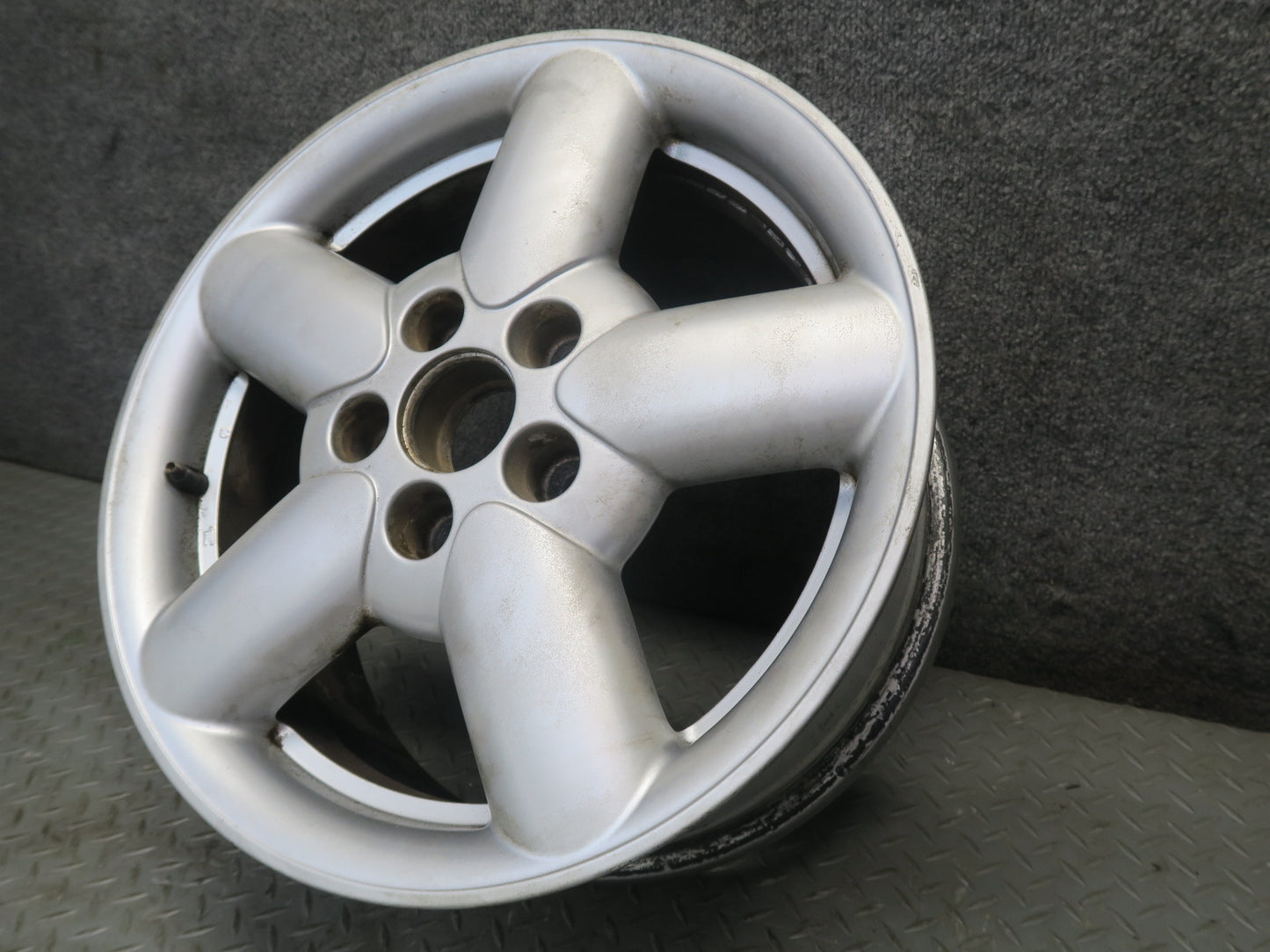 01-03 VW Eurovan T4 Factory R16" Alloy Wheel Rim 16x7J ET49 OEM