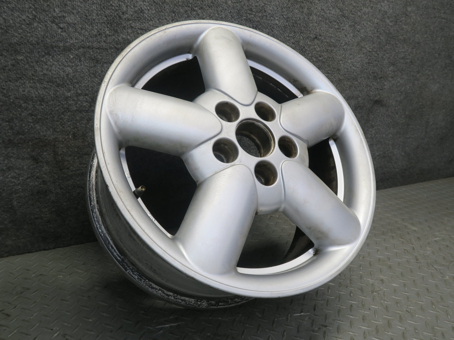 01-03 VW Eurovan T4 Factory R16" Alloy Wheel Rim 16x7J ET49 OEM