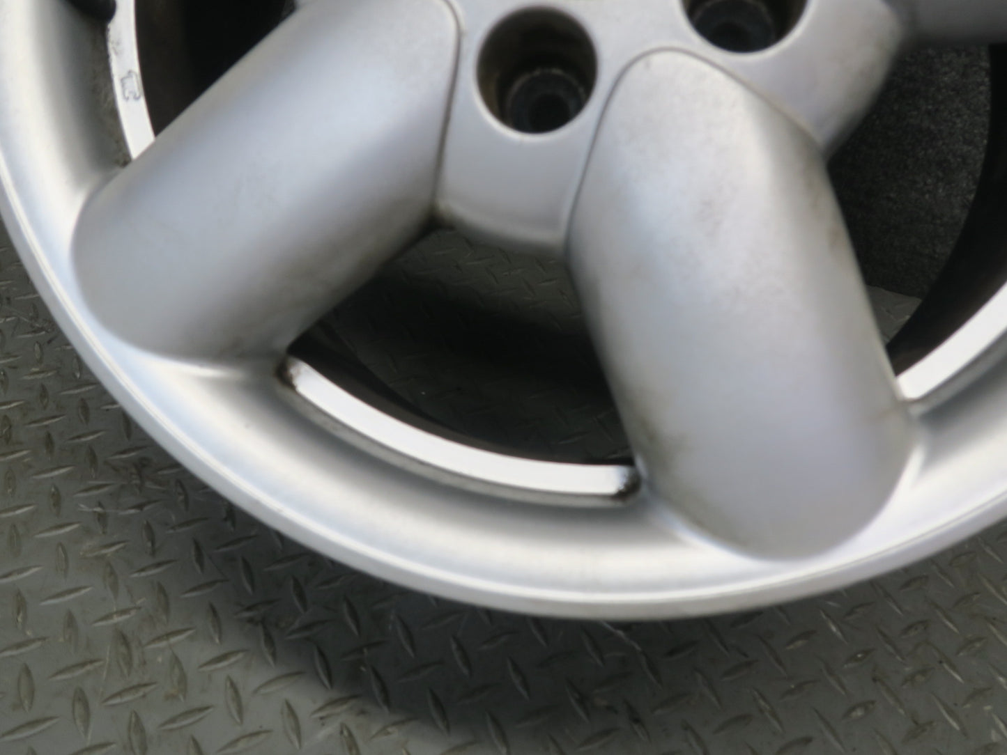 01-03 VW Eurovan T4 Factory R16" Alloy Wheel Rim 16x7J ET49 OEM