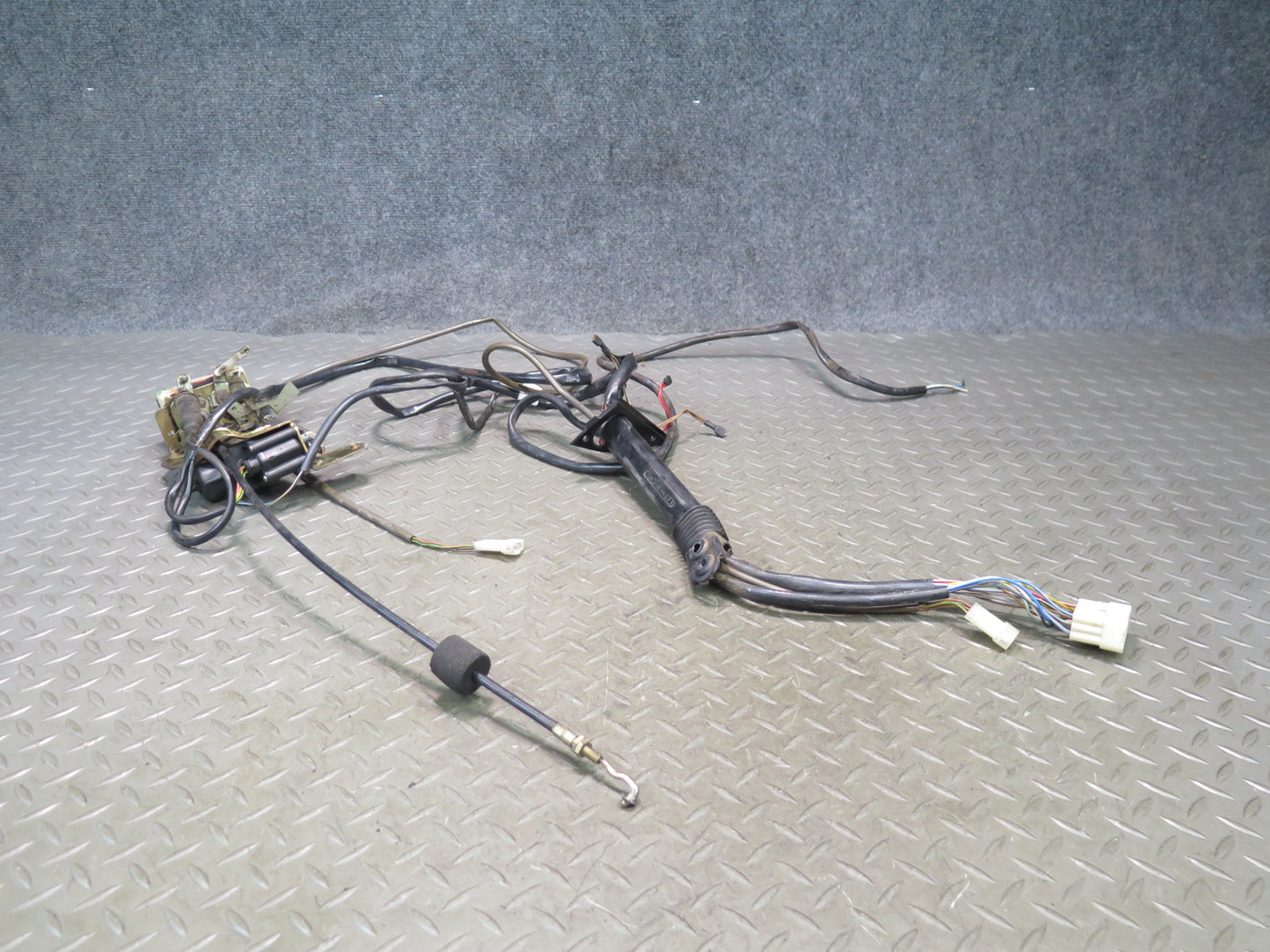 1984-1986 Porsche 928 Right Door Lock Latch Actuator W/ Wire Harness Assembly