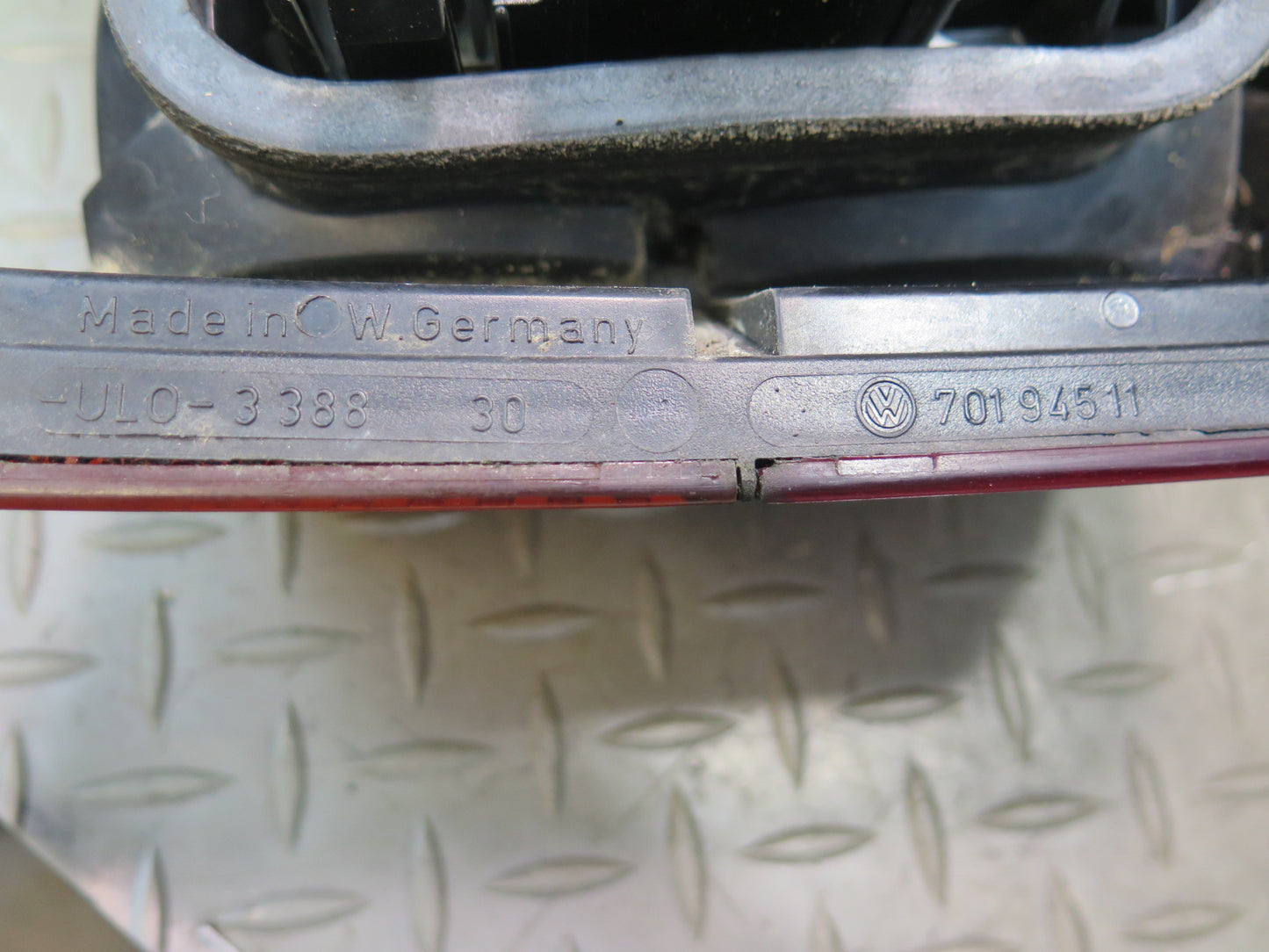 99-03 VW Eurovan T4 Set of 2 Rear Left & Right Tail Light Lamp OEM