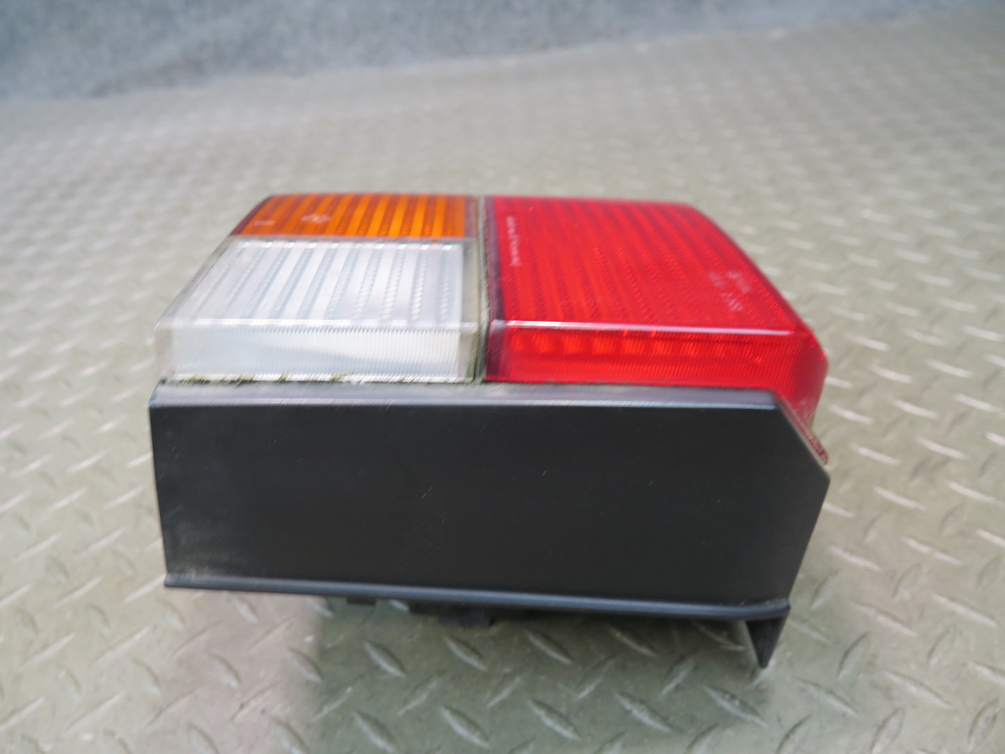 99-03 VW Eurovan T4 Set of 2 Rear Left & Right Tail Light Lamp OEM
