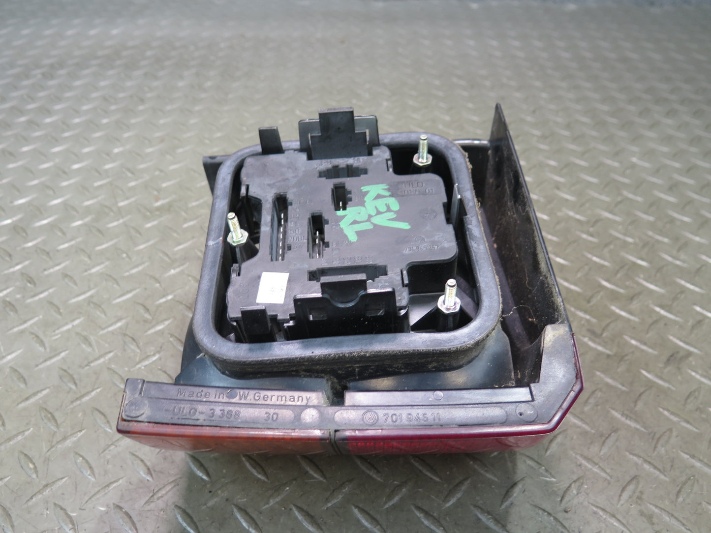99-03 VW Eurovan T4 Set of 2 Rear Left & Right Tail Light Lamp OEM