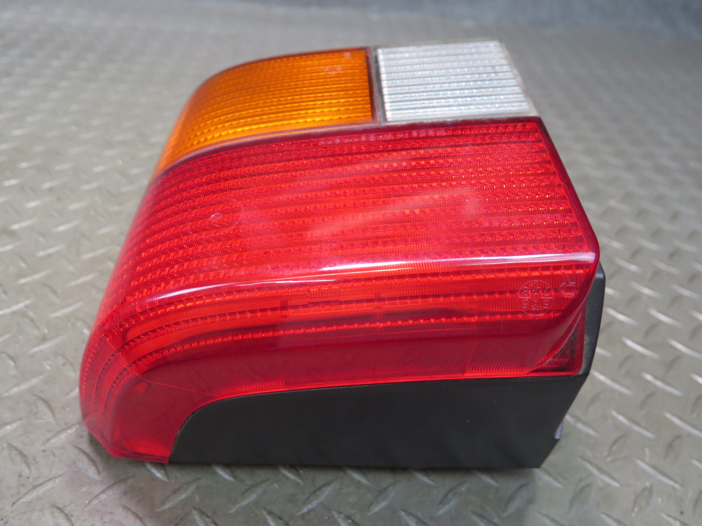 99-03 VW Eurovan T4 Set of 2 Rear Left & Right Tail Light Lamp OEM