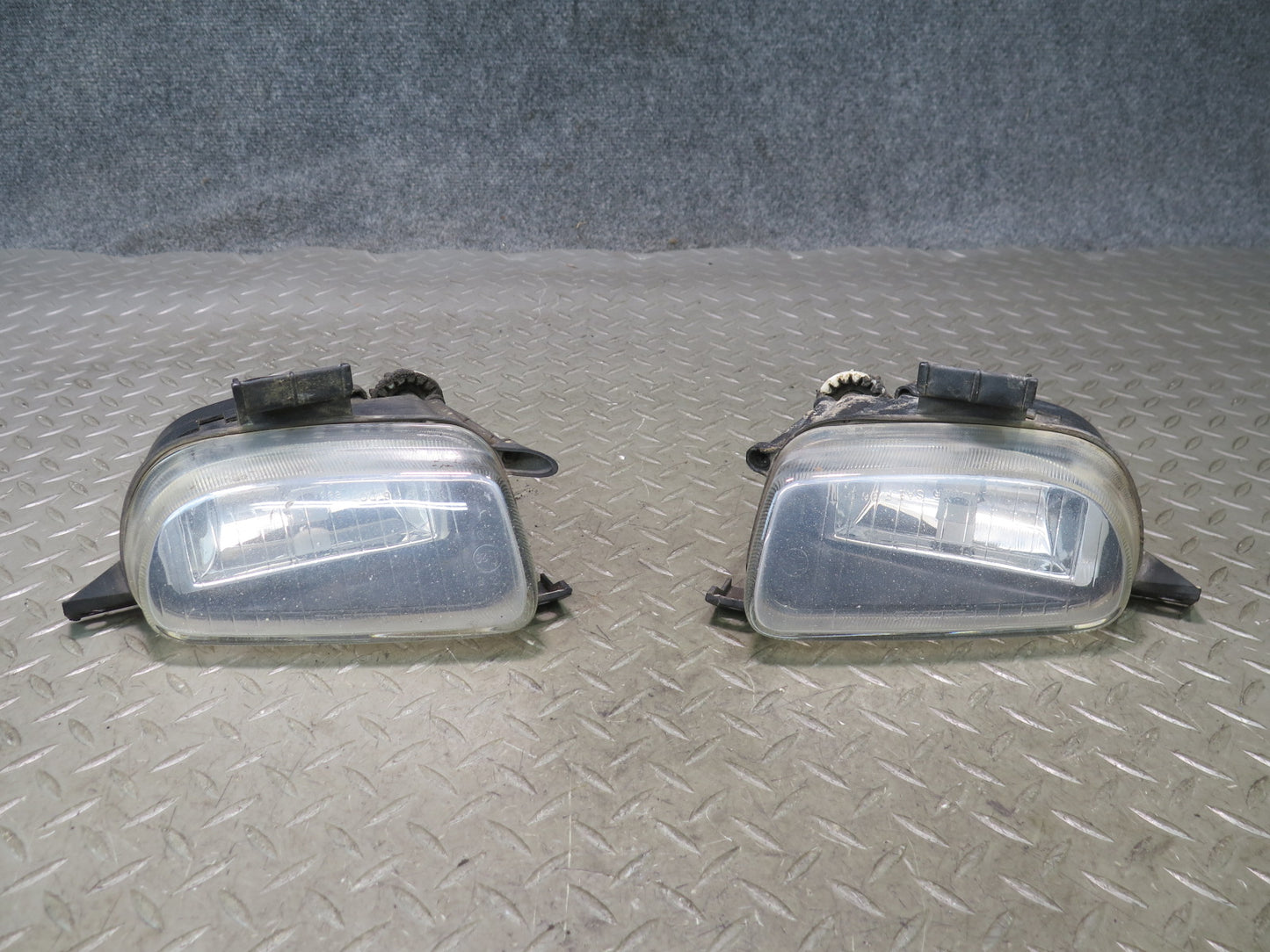 99-03 VW Eurovan T4 Set of 2 Front Left & Right Fog Light Lamp OEM