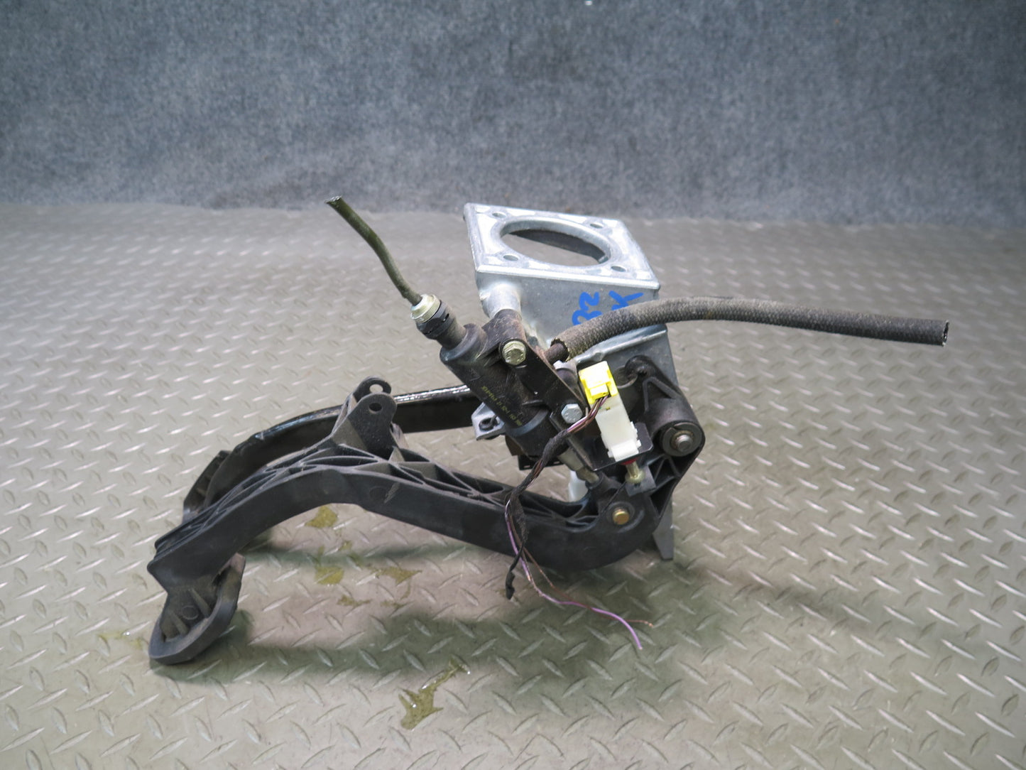 96-02 BMW E36/7 Z3 Clutch & Brake Pedal Assembly OEM