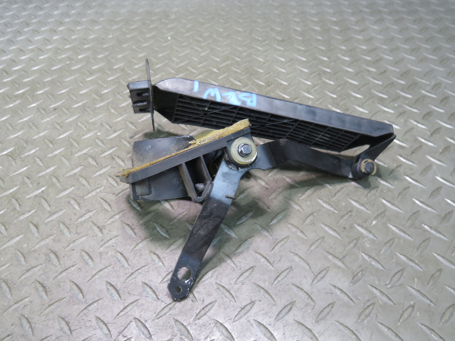 96-02 BMW E36/7 Z3 Gas Acceleration Pedal w Lever Bracket OEM