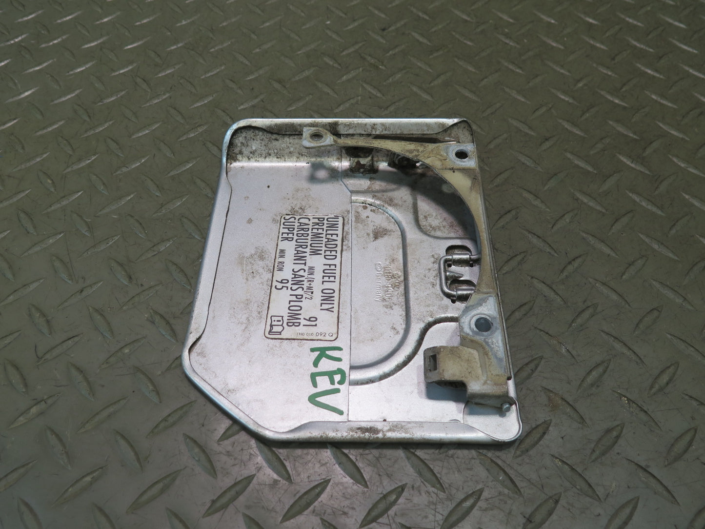 97-03 VW Eurovan T4 Fuel Tank Filler Door Lid Cover Reflex Silver OEM