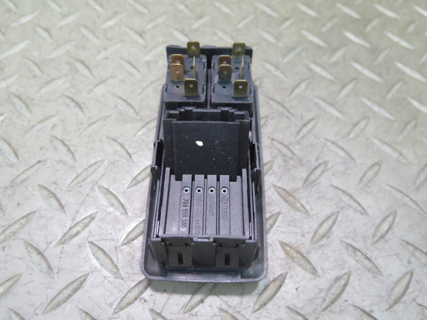 99-03 VW Eurovan T4 Front Left Door Master Power Window Switch 7D0959565 OEM