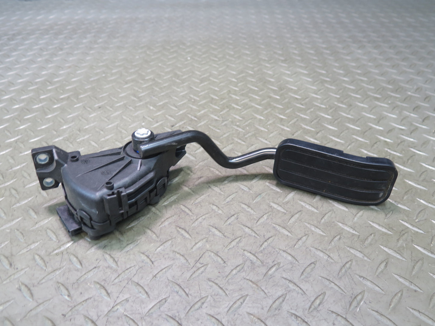 01-03 VW Eurovan T4 Gas Acceleration Throttle Pedal 7D1723507E OEM
