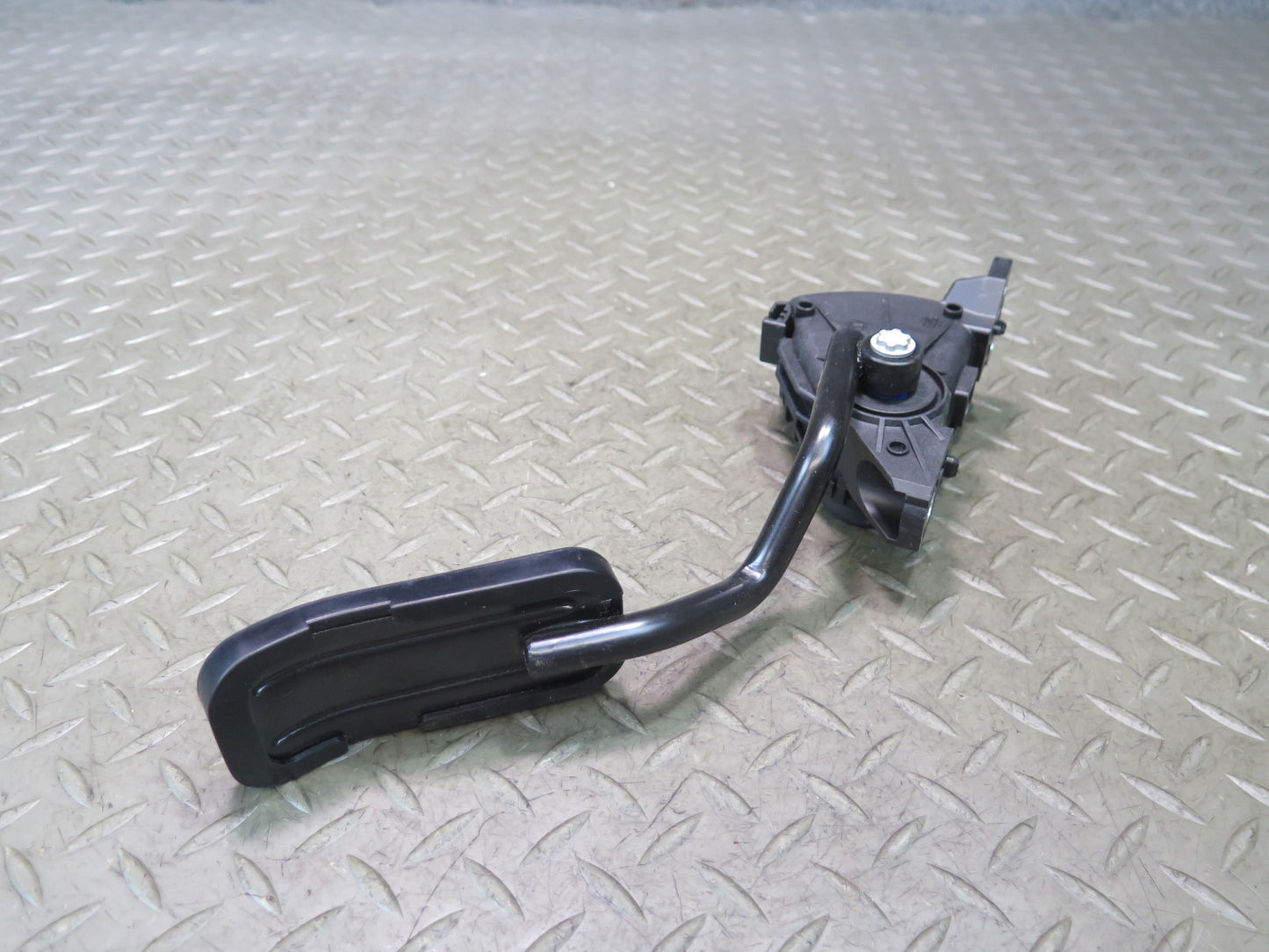 01-03 VW Eurovan T4 Gas Acceleration Throttle Pedal 7D1723507E OEM