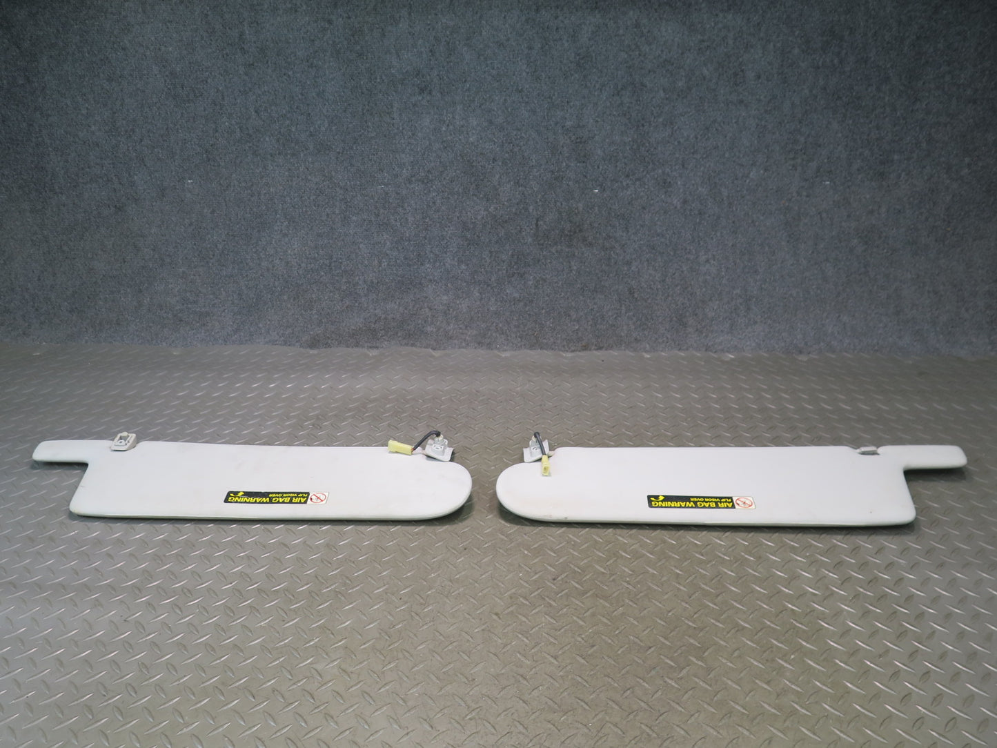 99-03 VW Eurovan T4 Set of 2 Front Left & Right Sun Visor Gray OEM