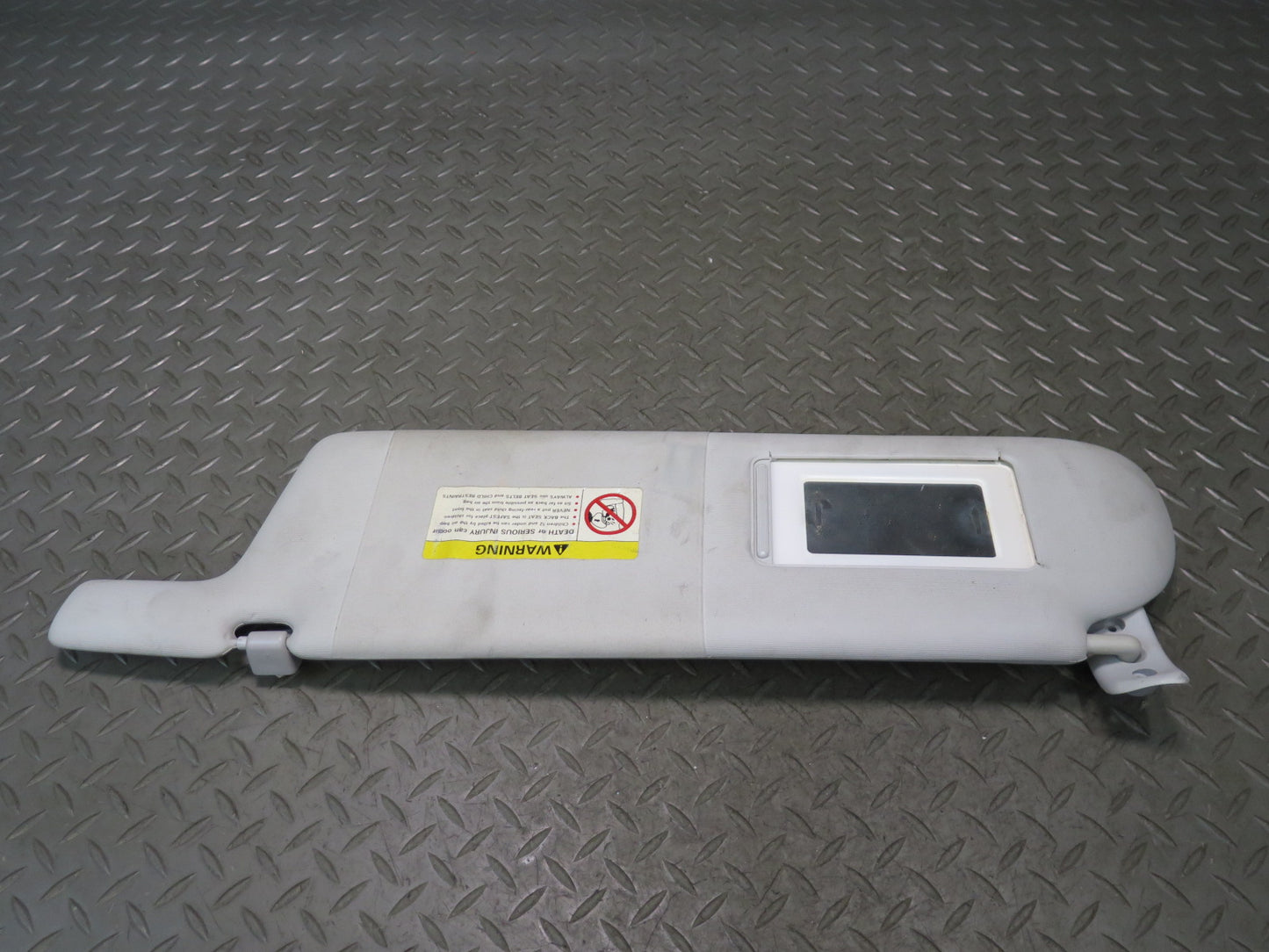 99-03 VW Eurovan T4 Set of 2 Front Left & Right Sun Visor Gray OEM