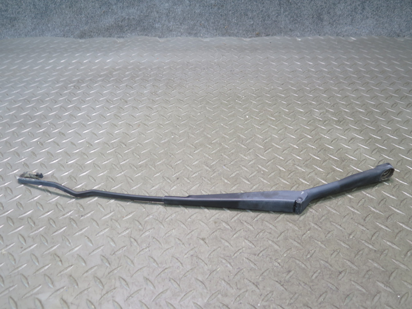 99-03 VW Eurovan T4 Set of 2 Front Windshield Left & Right Wiper Arm OEM