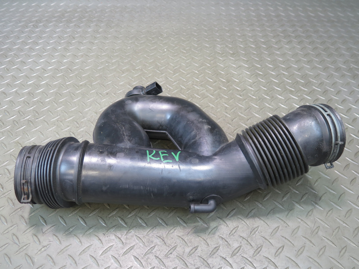 02-03 VW Eurovan T4 2.8 Engine Air Intake Duct Hose Pipe w Sensor 022129627C OEM