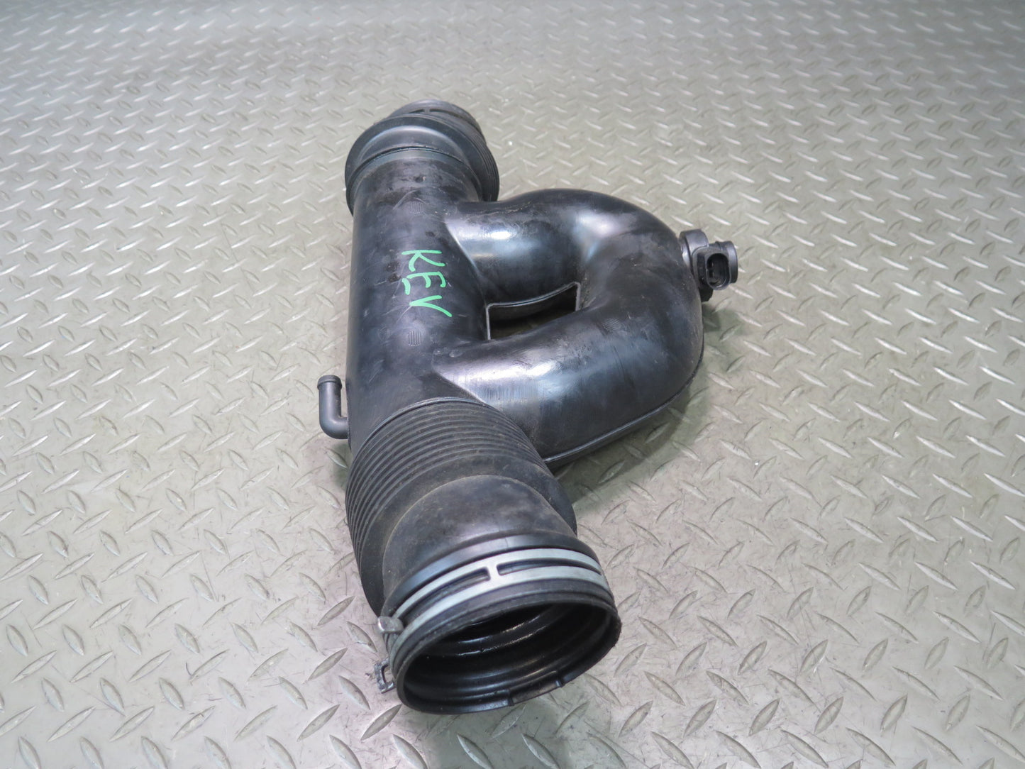 02-03 VW Eurovan T4 2.8 Engine Air Intake Duct Hose Pipe w Sensor 022129627C OEM