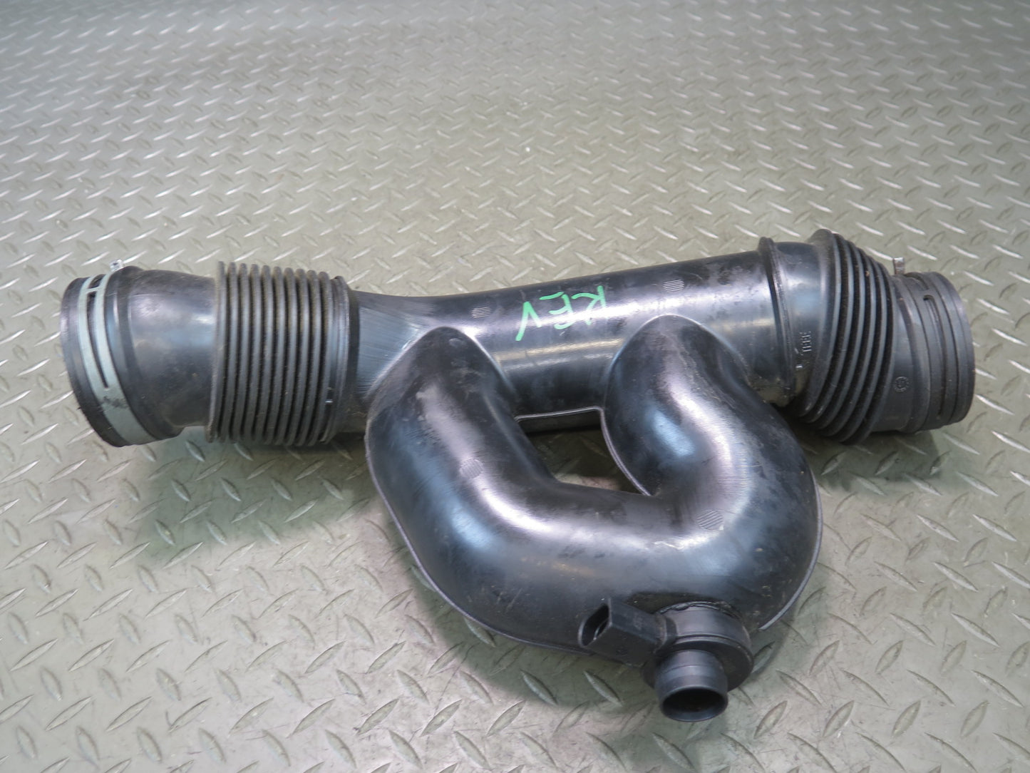 02-03 VW Eurovan T4 2.8 Engine Air Intake Duct Hose Pipe w Sensor 022129627C OEM