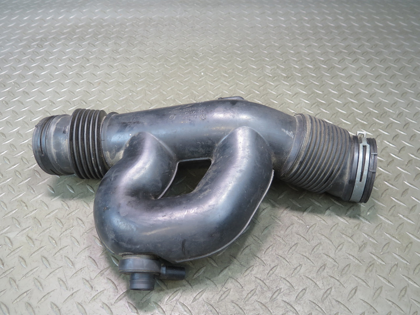 02-03 VW Eurovan T4 2.8 Engine Air Intake Duct Hose Pipe w Sensor 022129627C OEM