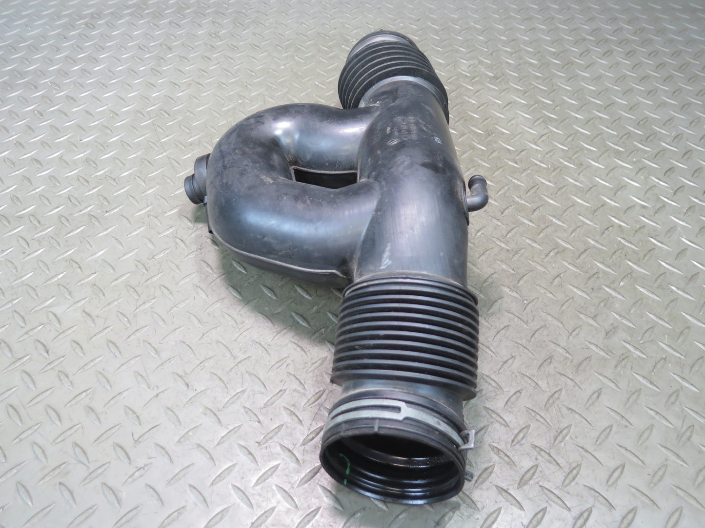 02-03 VW Eurovan T4 2.8 Engine Air Intake Duct Hose Pipe w Sensor 022129627C OEM