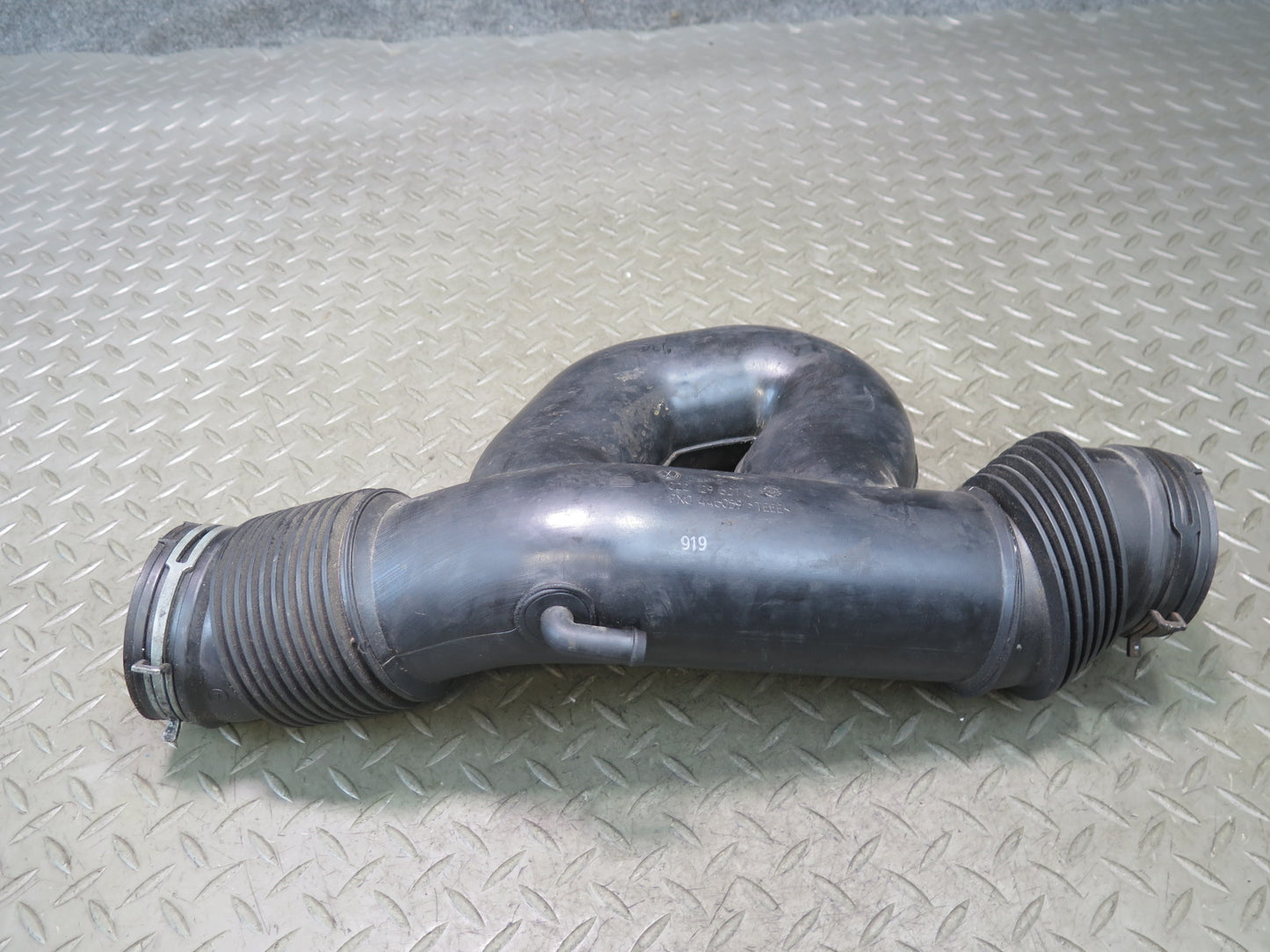 02-03 VW Eurovan T4 2.8 Engine Air Intake Duct Hose Pipe w Sensor 022129627C OEM