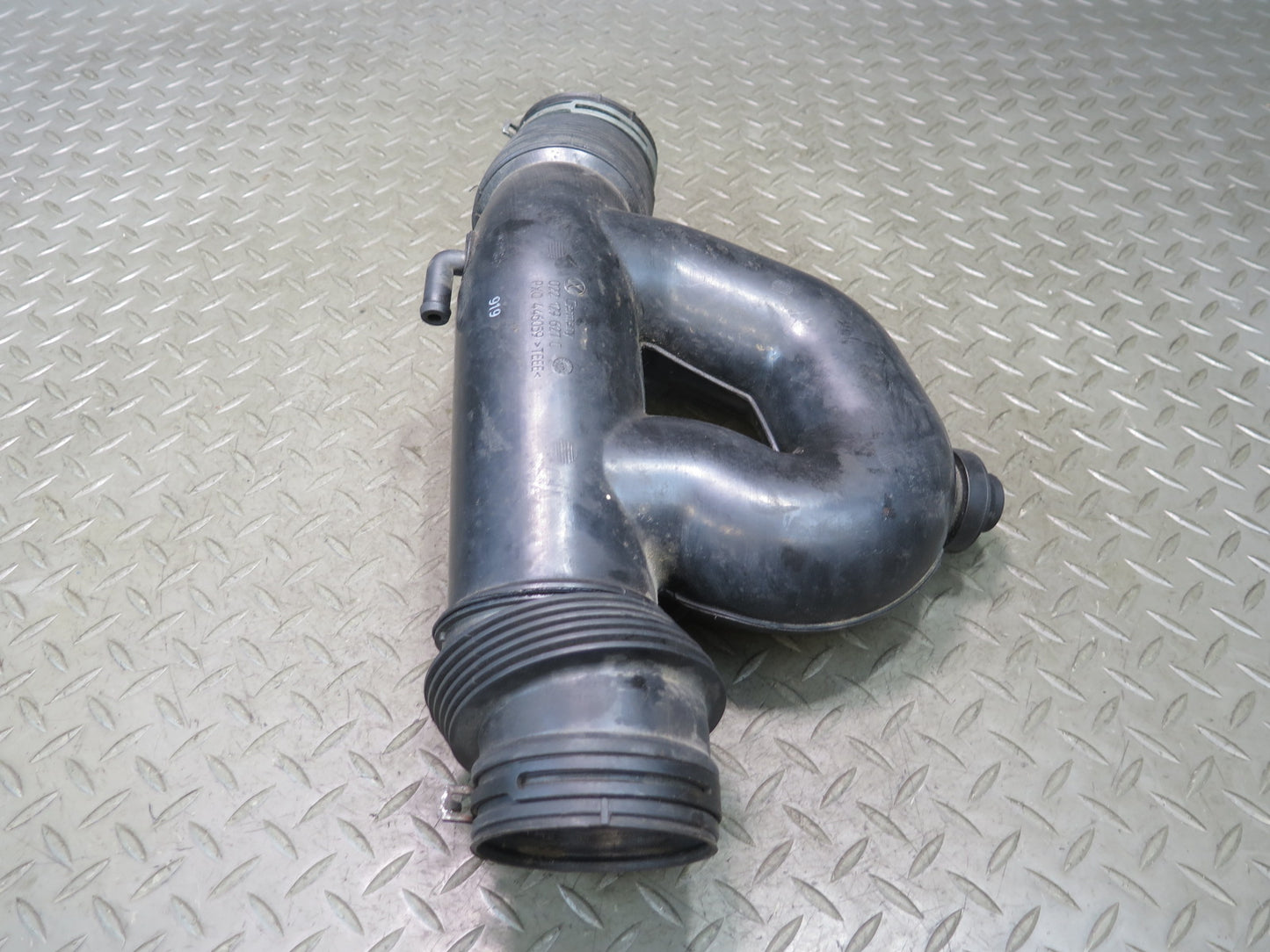 02-03 VW Eurovan T4 2.8 Engine Air Intake Duct Hose Pipe w Sensor 022129627C OEM