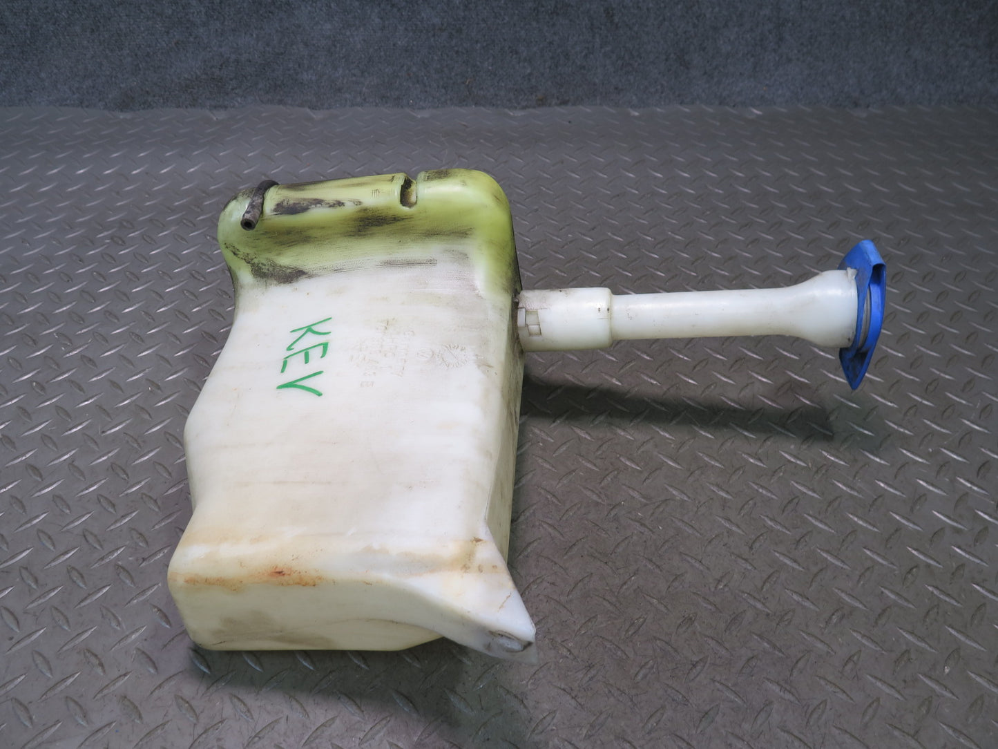 00-03 VW Eurovan T4 Windshield Washer Fluid Reservoir Bottle Tank 701955453B OEM