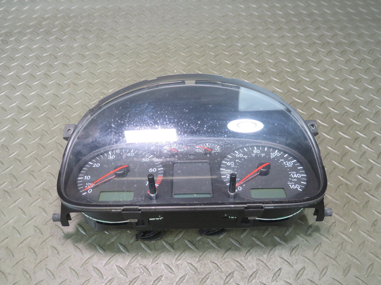02-03 VW Eurovan T4 Instrument Cluster Gauge Speedometer 7D0920902T OEM