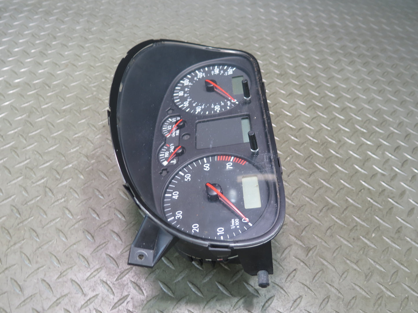 02-03 VW Eurovan T4 Instrument Cluster Gauge Speedometer 7D0920902T OEM