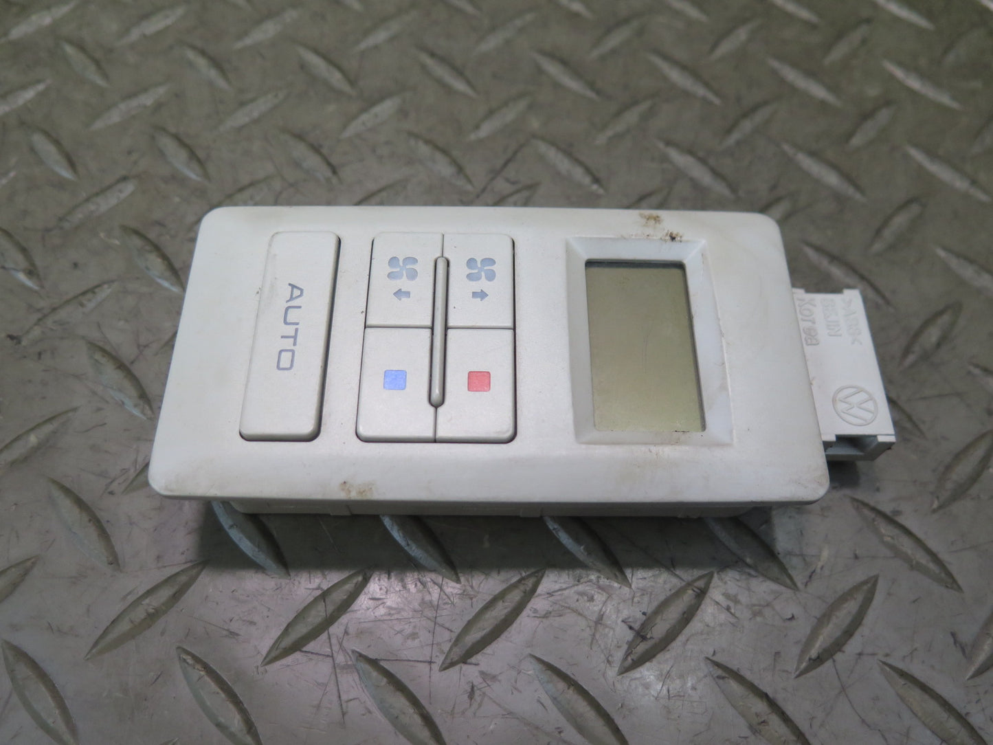 99-03 VW Eurovan MV T4 Rear A/C Heater Climate Control Switch 7D0907049Y20 OEM