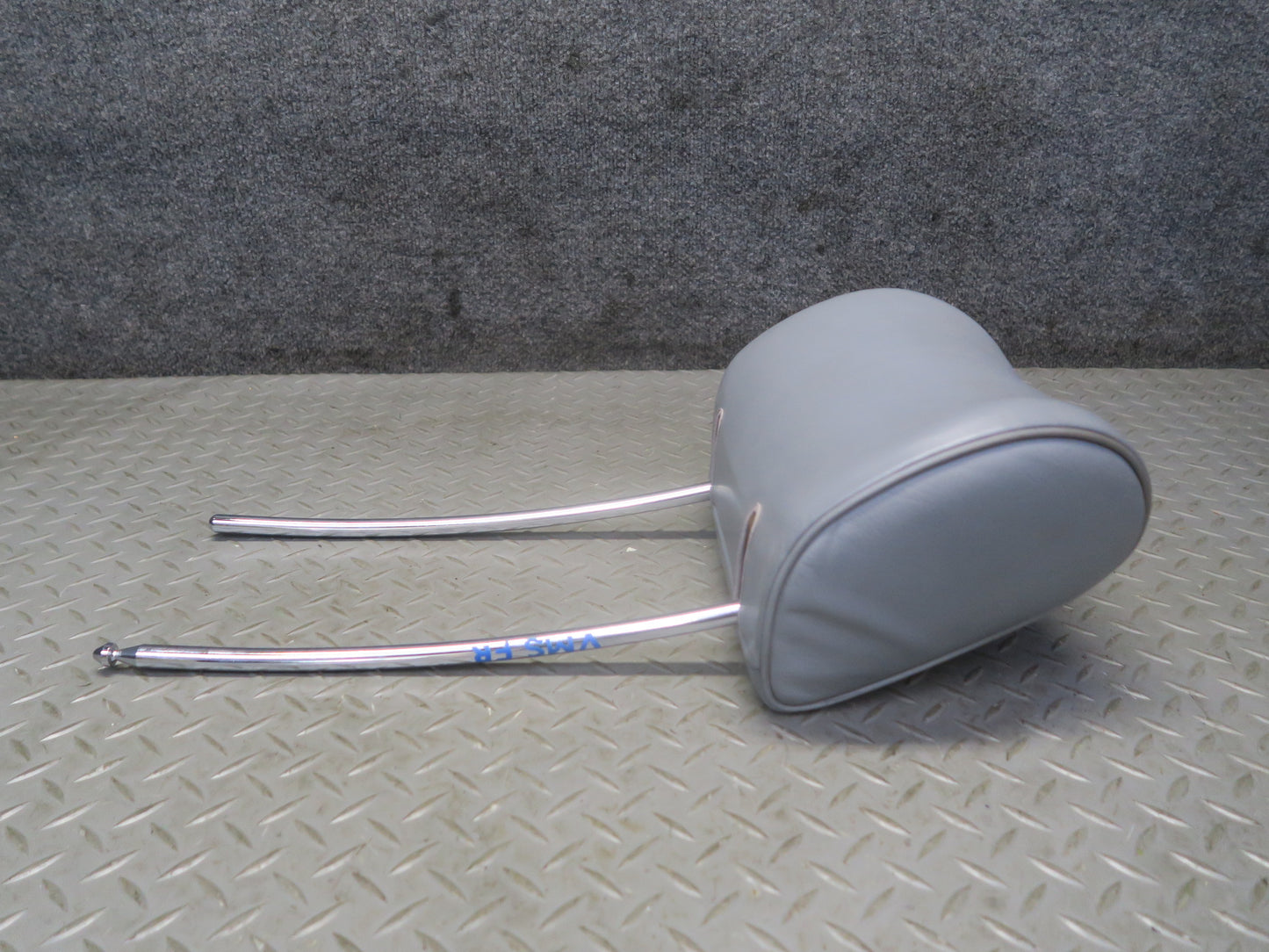 86-91 Mercedes W126 Set of 2 Front Left & Right Leather Headrest Gray OEM