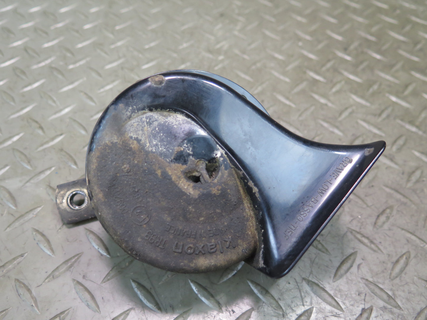 99-03 VW Eurovan T4 Set of 2 High & Low Tone Note Pitch Horn Signal OEM